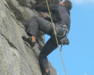ascendiendo la pared
